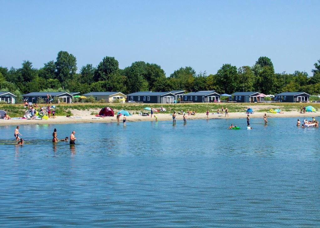Bj Chalets - Robbengat 85 - Gezellige Chalet Op Vakantiepark Lauwersoog! Vroege Incheck! Met Airco! Ngoại thất bức ảnh